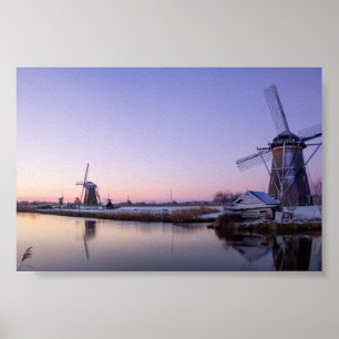 Paarse zonsopgang boven de windmolens poster