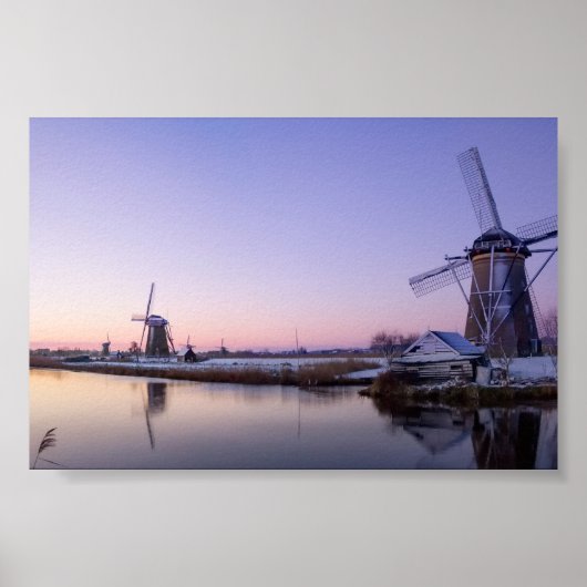 Paarse zonsopgang boven de windmolens poster (Voorkant)