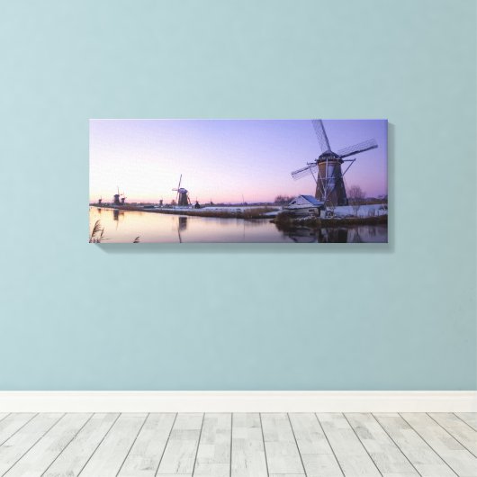 Paarse zonsopgang over de windmolens canvas print (Insitu (Houten vloer))