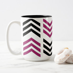 Paarse zwarte Chevron geometrisch patroon Tweekleurige Koffiemok