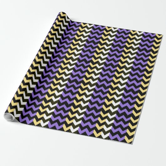 Paarse zwarte Chevron Zigzap Pattern Cadeaupapier (Uitgerold)