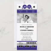 Paarse Zwarte Football Ticket Wedding Uitnodiging (Voorkant)