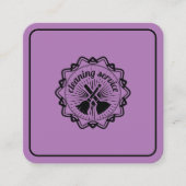 Paarse & Zwarte Huishoudster Huisschoonmaakdienste Vierkante Visitekaartje (Voorkant)