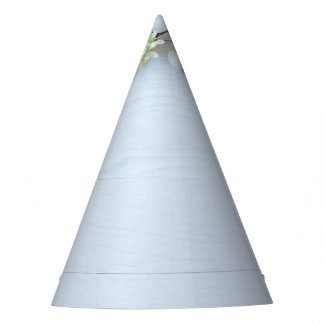 Paas kersenpruim: gele eieren. feesthoedjes