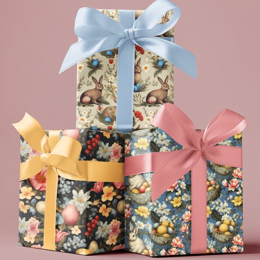 Paasbloemenkonijn in het  inpakpapier vel