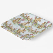 Paasbondskonijnen in een lentestuin papieren bordje (Gebogen)