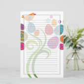 Paasboom met gekleurde eieren en bloemen briefpapier (Staand voorkant)