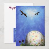 paasei liggend in het gras feestdagenkaart (Voorkant / Achterkant)