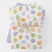 Paaseieren, bloemen en strepen inpakpapier vel (In situ)