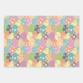 Paaseieren met leuke versierde en beschilderde des inpakpapier vel (Voorkant)