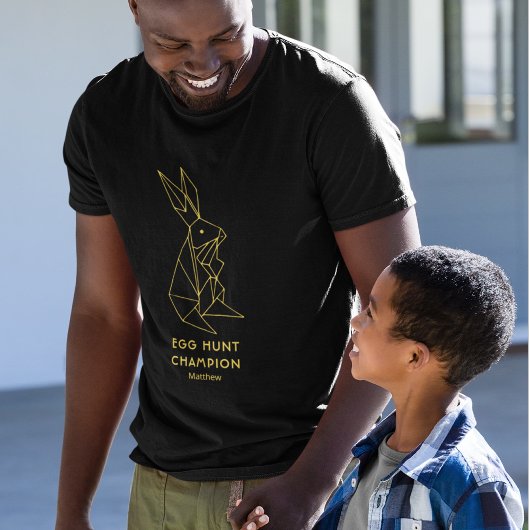 Paaseierjacht gepersonaliseerd minimalistisch zwar t-shirt
