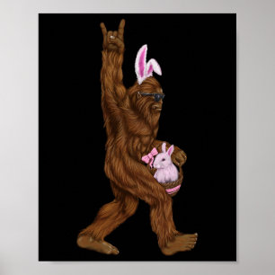 Paashaas Bigfoot Bunny in een bysket is leuk voor  Poster