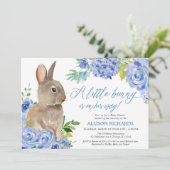 Paashaas blauw wit bloemenjongen baby shower kaart (Staand voorkant)