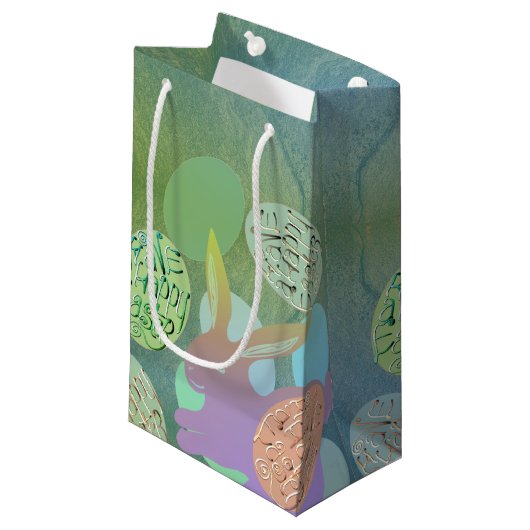 Paashaas eieren op blauw groen klein cadeauzakje (Voorkant Gekanteld)