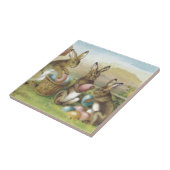 Paashaas gekleurd geschilderd ei veld tegeltje (Zijkant)