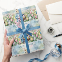 Paashaas in een weide van tulpen