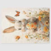  paashaas met beschilderd ei en wilde bloem tissuepapier (Voorkant)