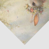Paashaas met ei in de zonneschijn tissuepapier (Detail)