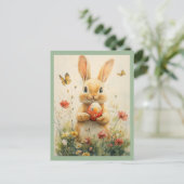 paashaas met ei in wilde bloemen feestdagenkaart (Staand voorkant)