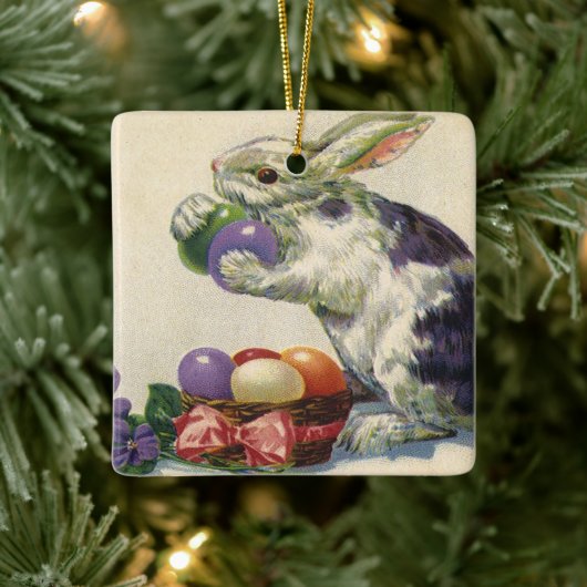  paashaas met paaseieren in een mand keramisch ornament (Boom)