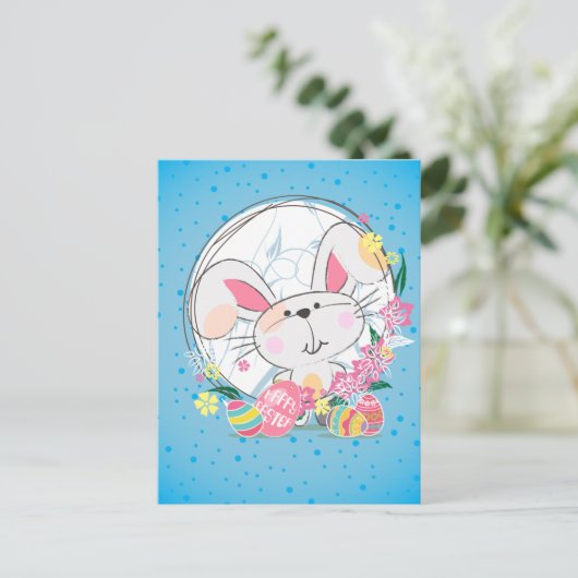 Paashaas met versierde eieren en voorjaarsbloem feestdagenkaart (Staand voorkant)