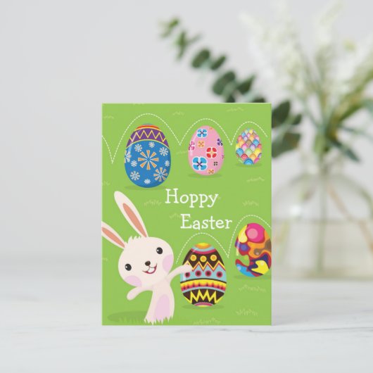 Paaskonijntje met geverfde eieren feestdagenkaart (Staand voorkant)