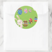 Paaskonijntje met geverfde eieren ronde sticker (Tas)