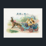 paasmaaltijd, karretjes en kippen briefkaart<br><div class="desc">Whimsical  Pasen wenskaart met twee lichtgele kuikens die in een kar met viooltjes worden getrokken door een bruine bunny met "A Glad Easter" in een zilveren en blauw oud Engels schrift.</div>