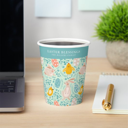 Paaspatroon met eieren, konijntje, kuiken, bloemen papieren bekers (Insitu)
