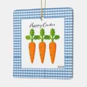 Paaswortelen in de blauwe gingham-vakantieboom keramisch ornament (Links)