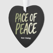 Pace of Peace Green Slow Living Mindfulness Mantra Ornament (voorkant)