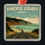 Pacific Coast Highway Vista Metalen Ornament<br><div class="desc">Pacific Coast Highway,  ook wel bekend als California Route 1 of de PCH is een van de meest verbazingwekkend schilderachtig wegen in de wereld,  bedoeld om langzaam te worden doorkruist,  terwijl ze hijgen naar de bergen,  torenhoge bomen,  uitgestrekte stranden en eindeloze hemel.</div>
