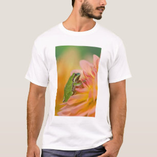 Pacifische boomkikker op bloemen in onze tuin, 2 t-shirt