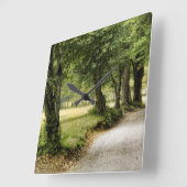 Pad in het land vierkante klok (Hoek)