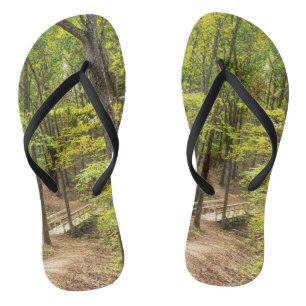 Pad naar de brug teenslippers