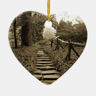 Pad naar licht keramisch ornament