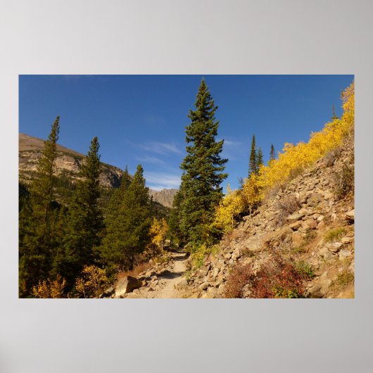 Pad van het Loch in de Rocky Mountains Poster (Voorkant)