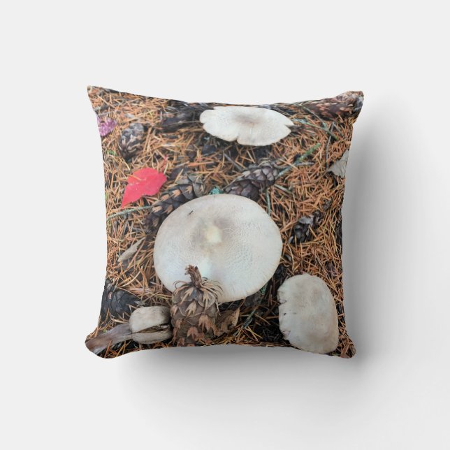 Paddenstoelen en pingenkegels kussen (Voorkant)