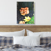 Paddenstoelen in een boom, Oregon Canvas Afdruk (Insitu (Slaapkamer))