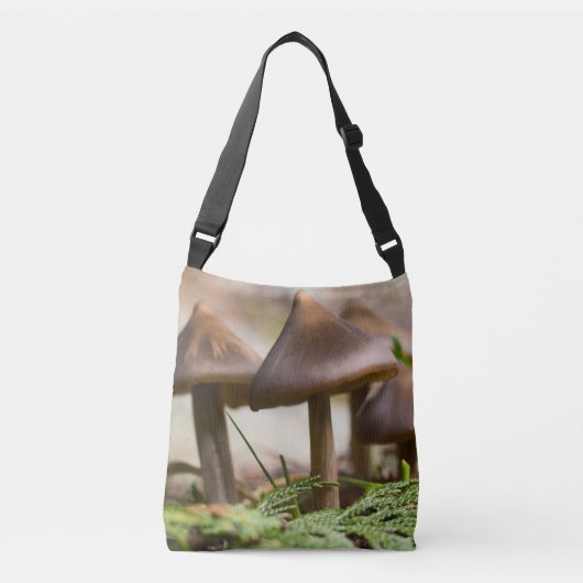 Paddenstoelen in het bos crossbody tas (Voorkant)