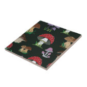 Paddenstoelpatroon op donkergroen tegeltje (Zijkant)