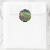 Paddestoel in het gras ronde sticker (Tas)