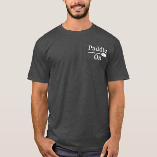 Paddle On design - Mannen Basic Dark T-Shirt