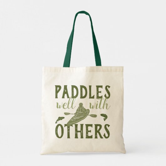 Paddles goed met anderen... Sage Green Kayak Tote Bag (Achterkant)
