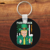 Paddy's Back Funny Trump St. Patricks Day Mannen V Sleutelhanger (Voorkant)