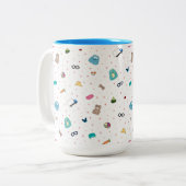 Paddy's favorieten cuppa - art van Irina Kolb Tweekleurige Koffiemok (Voorkant links)