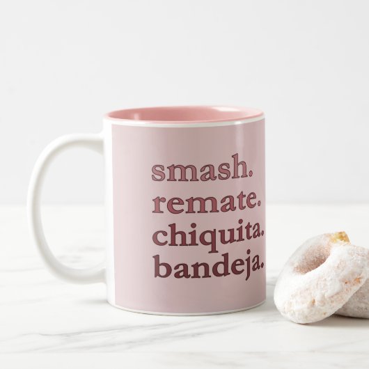Padel Coffee Mug-Personalize Word Vibes Dusty Rose Tweekleurige Koffiemok (Met donut)