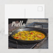 Paella wordt gekookt op een grillcadeau voor chef- feestdagenkaart (Voorkant / Achterkant)
