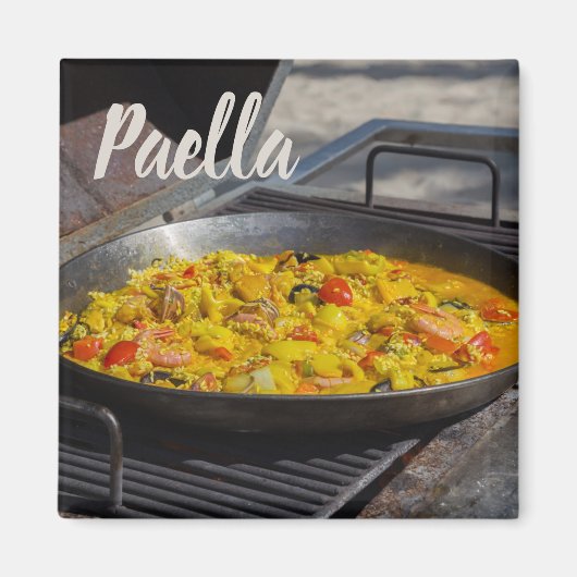 Paella wordt gekookt op een grillcadeau voor chef- magneet (Voorkant)