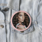Pageant Button Pin | Foto met Glitter-achtergrond (In situ)